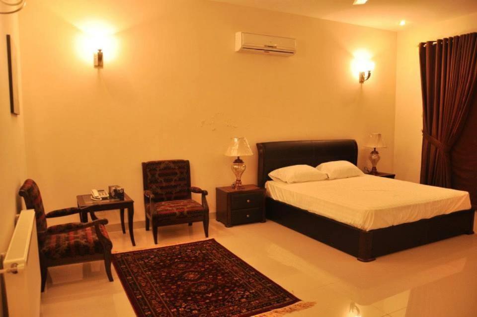 Reina Boutique Hotel - G9 Исламабад Екстериор снимка