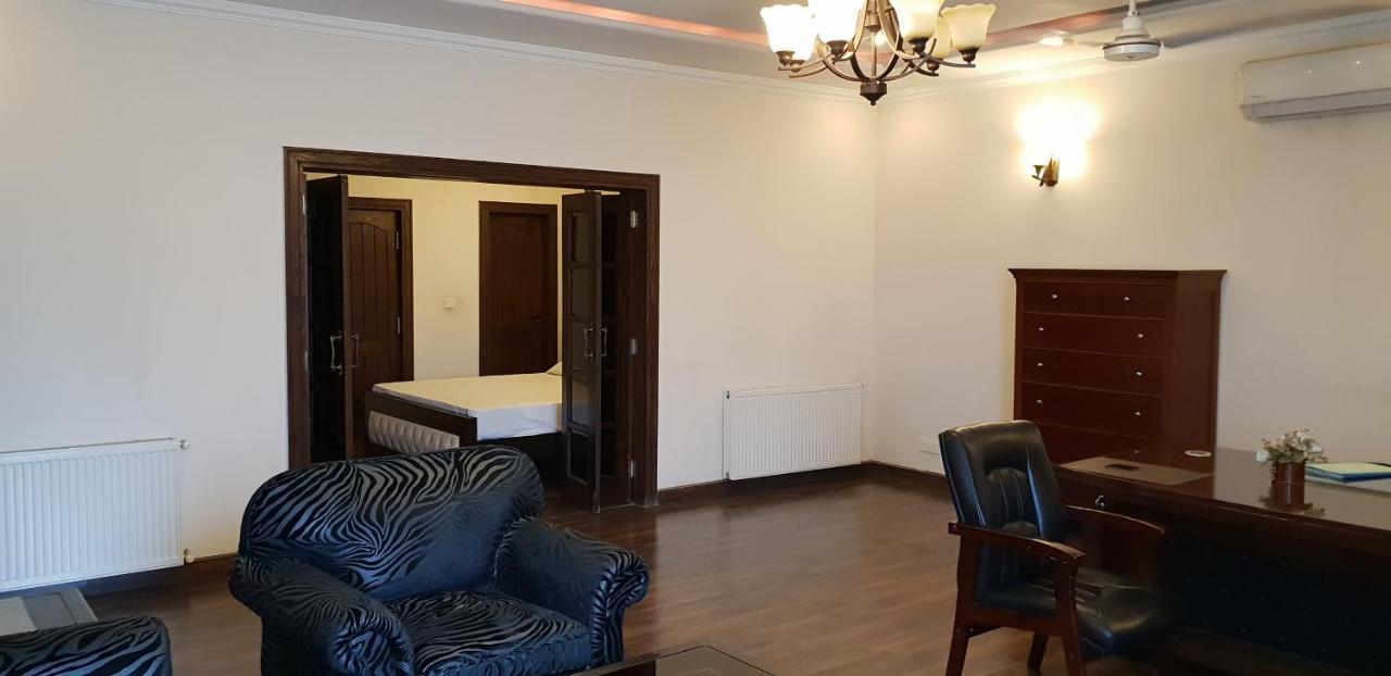 Reina Boutique Hotel - G9 Исламабад Екстериор снимка