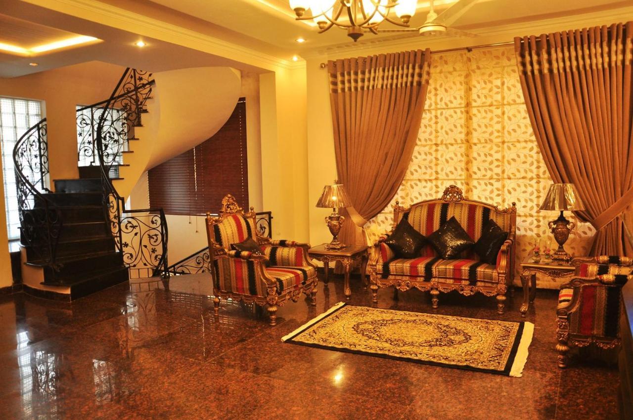 Reina Boutique Hotel - G9 Исламабад Екстериор снимка